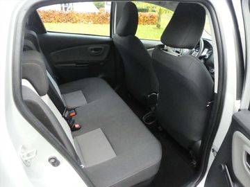 Car image 31