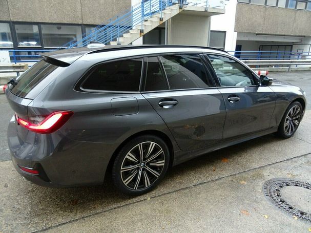 BMW 320d Touring xDrive 140 kW image number 11