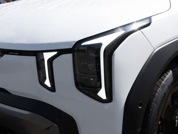 Car image 30