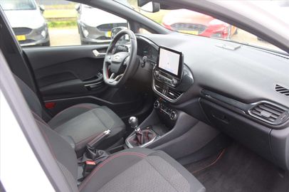 Car image 11