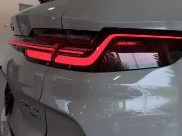 Car image 36