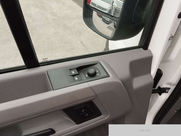 Volkswagen Crafter 35 TDI 4Motion 103 kW image number 10