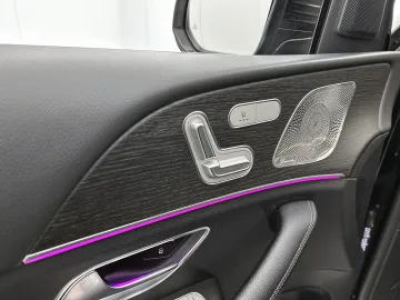 Car image 50