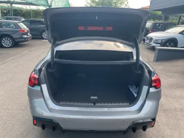 Car image 32
