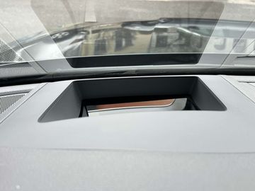 Car image 33