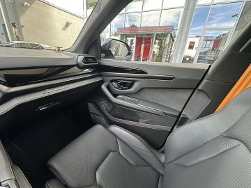 Car image 47