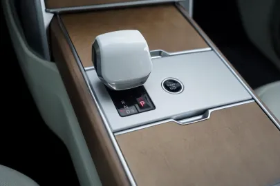 Car image 40