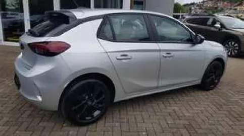 Car image 2