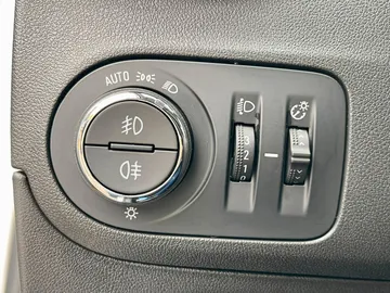Car image 48