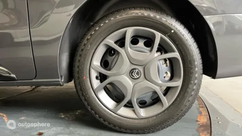 Car image 20