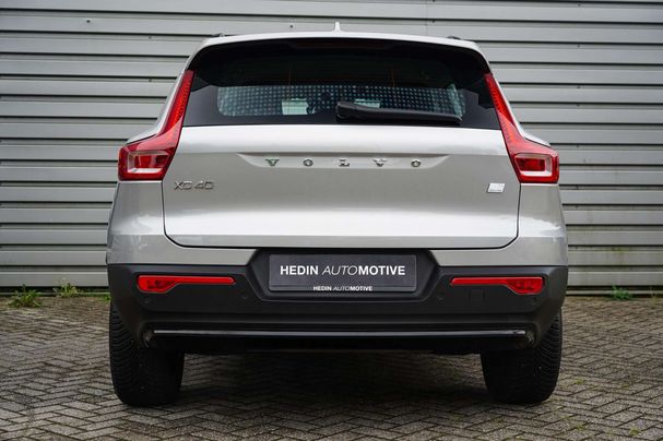 Volvo XC40 Recharge T4 Plus Dark 155 kW image number 3