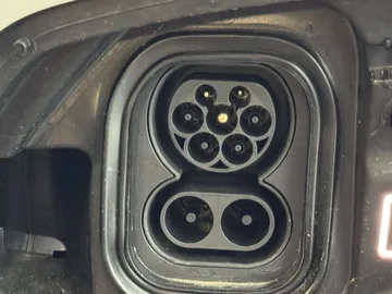 Car image 34