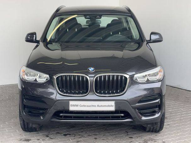 BMW X3 xDrive20i Advantage 135 kW image number 2