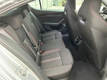Car image 30