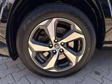 Car image 36