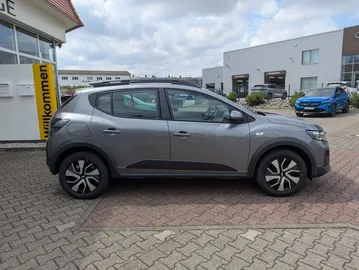 Car image 2