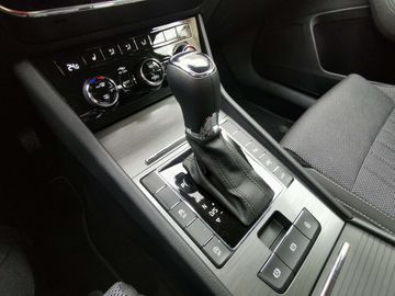 Car image 26