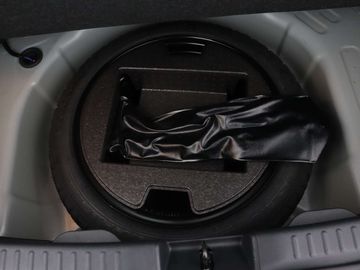 Car image 37