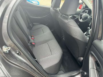 Car image 14