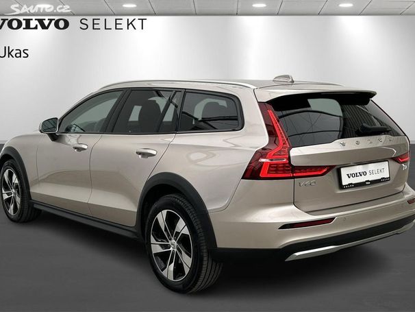 Volvo V60 Cross Country AWD B4 145 kW image number 8