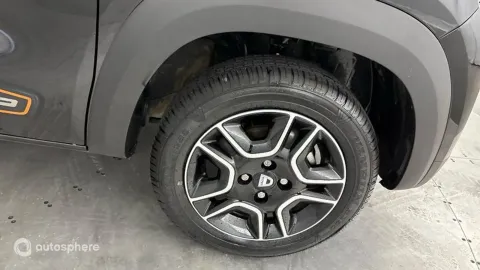 Car image 20