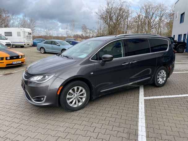 Chrysler Pacifica 214 kW image number 1