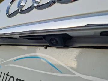 Car image 40