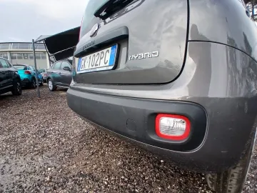 Car image 19