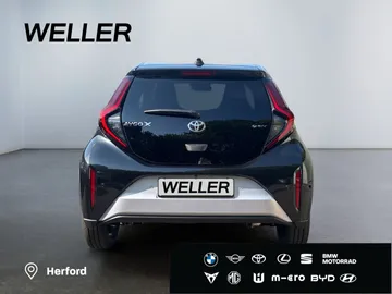 Car image 4