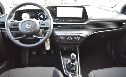 Car image 12