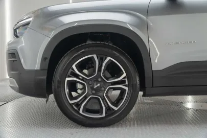 Car image 24