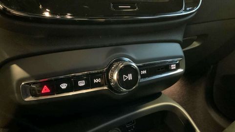 Car image 36