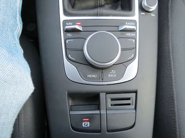 Car image 28