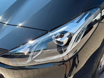 Car image 29
