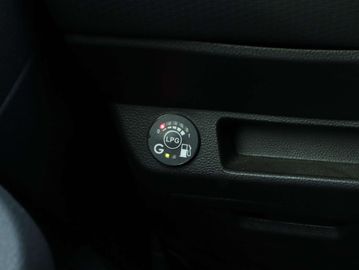 Car image 33