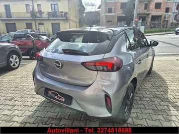 Car image 15