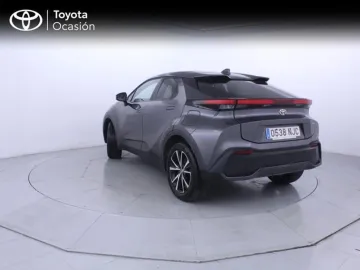 Car image 4