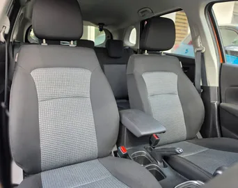 Car image 24