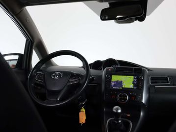 Car image 30