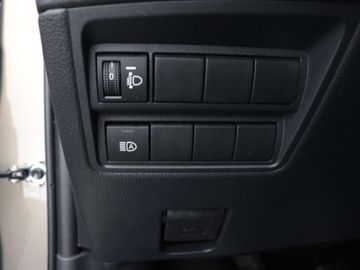 Car image 32