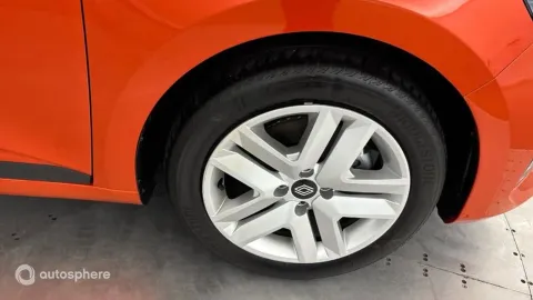 Car image 20