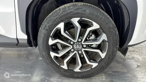 Car image 20
