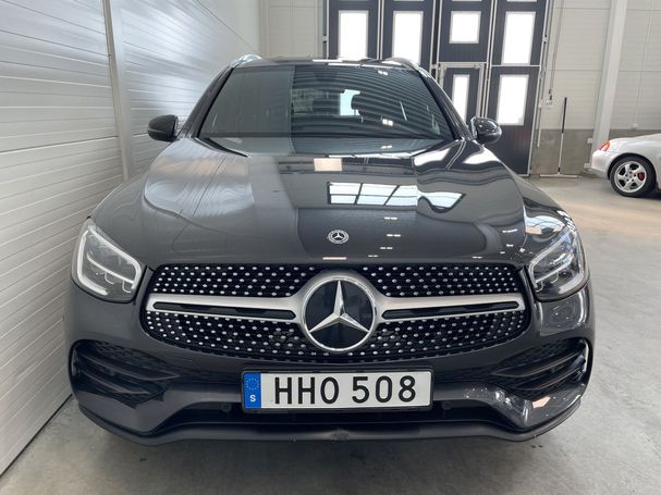 Mercedes-Benz GLC 300 e 4Matic 9G-Tronic 235 kW image number 3