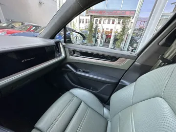 Car image 50