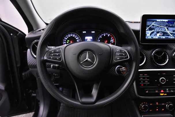 Mercedes-Benz GLA 180 90 kW image number 16