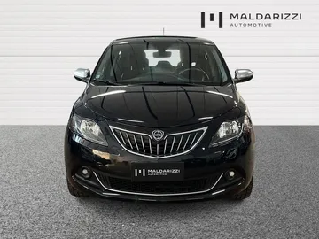Car image 2
