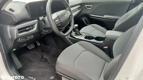 Car image 28