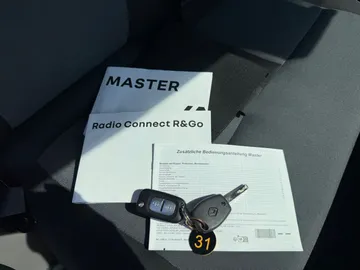 Car image 31