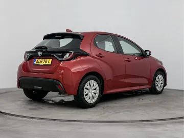 Car image 2