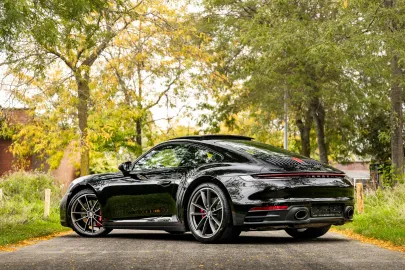 Car image 26